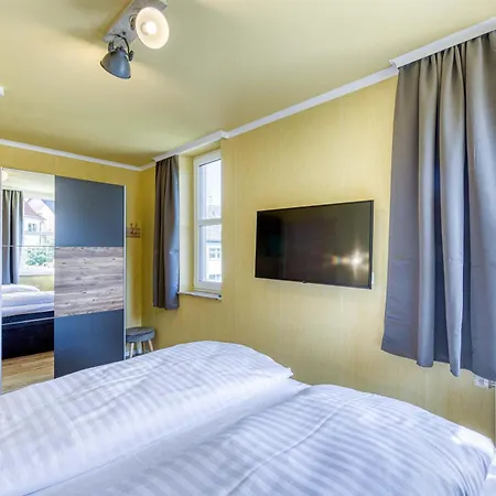 Seemoewe - Moderne Mit Balkon Waren (Mueritz)