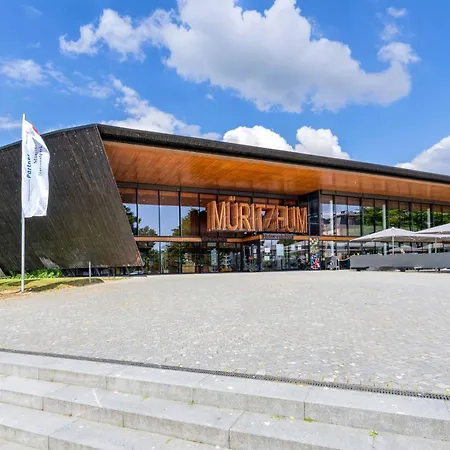 Seemoewe - Moderne Mit Balkon Waren (Mueritz)